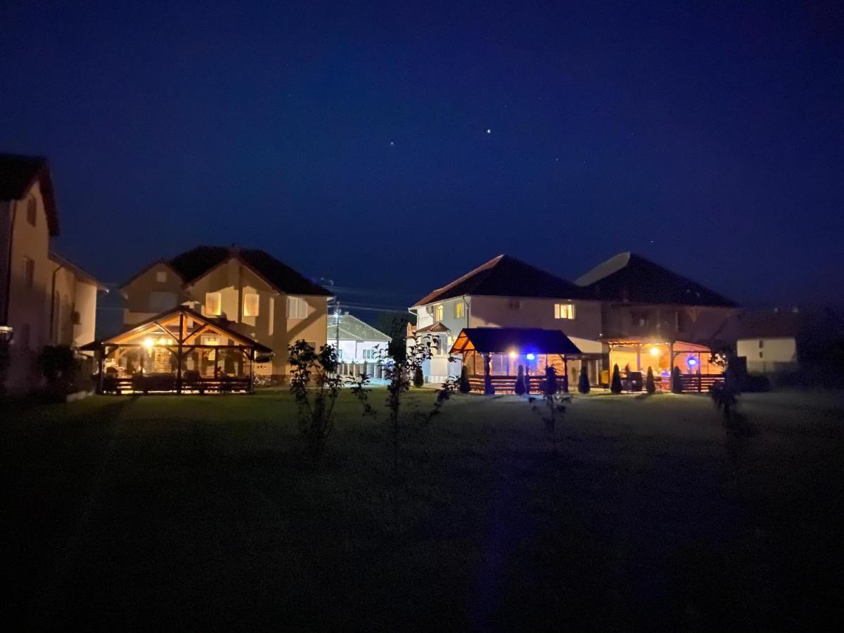 Absolut Residence ฮาเซก ภายนอก รูปภาพ